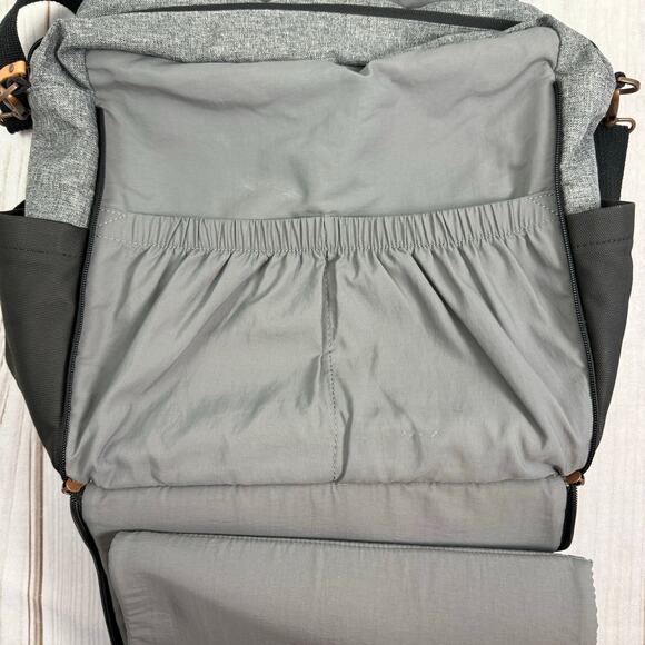 Petunia Pickle Bottom Boxy Backpack Diaper Bag Gray Black Convertible - Picture 9 of 11